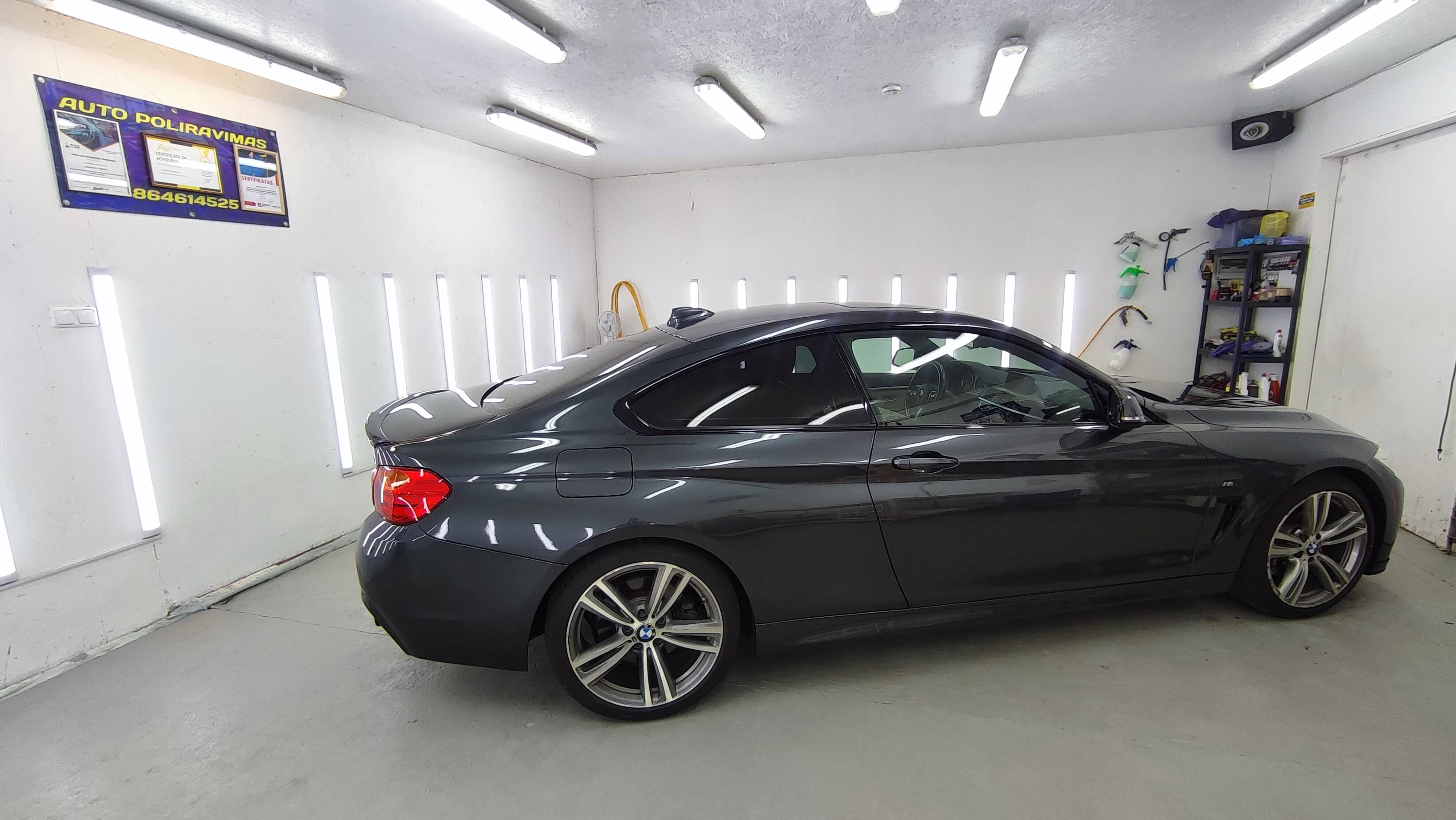 Poliruotas automobilis