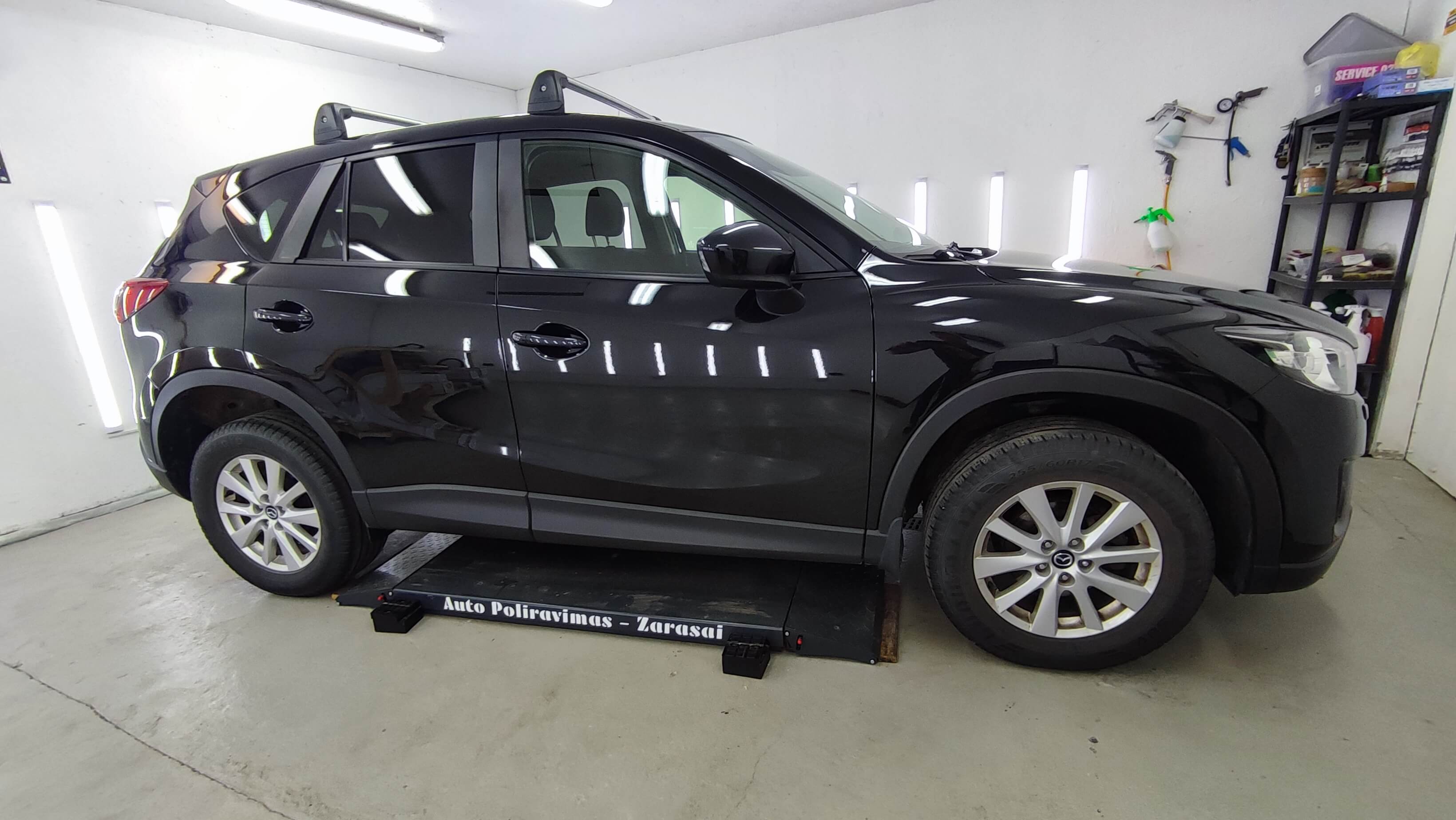 Poliruotas automobilis