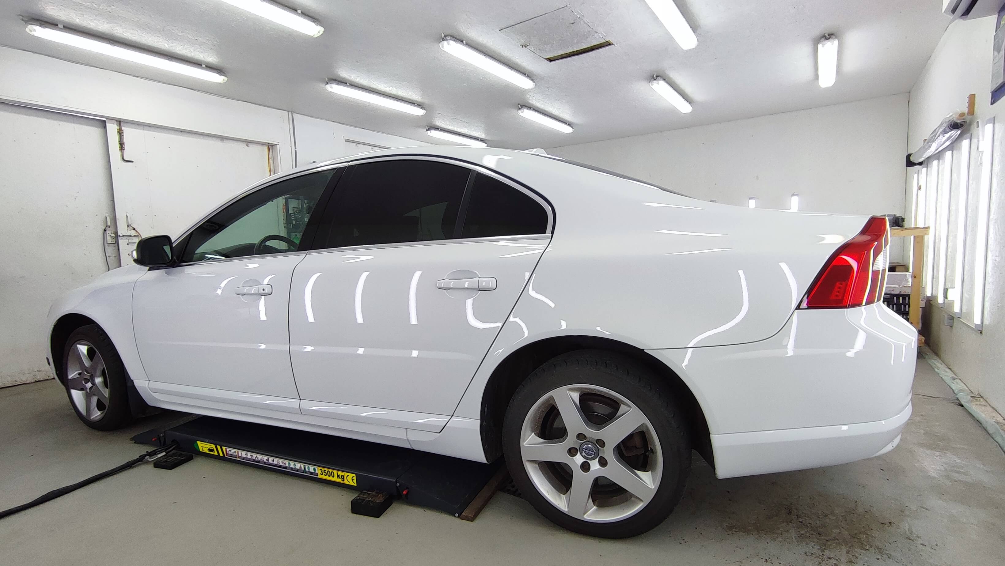 Poliruotas automobilis