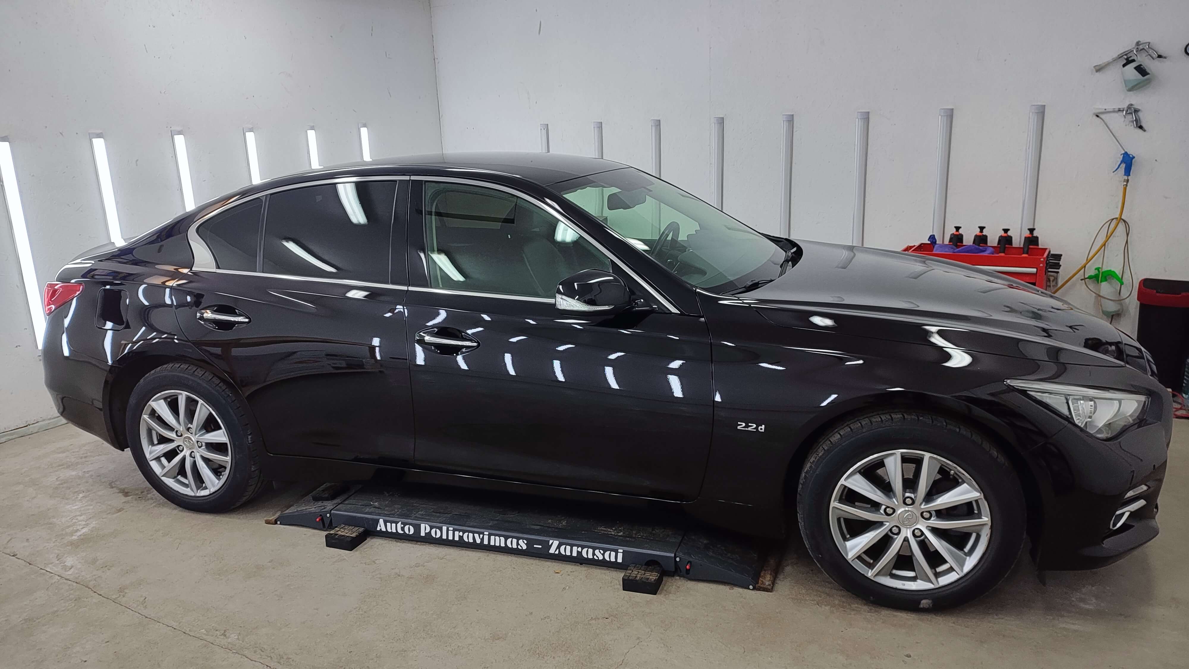 Poliruotas automobilis