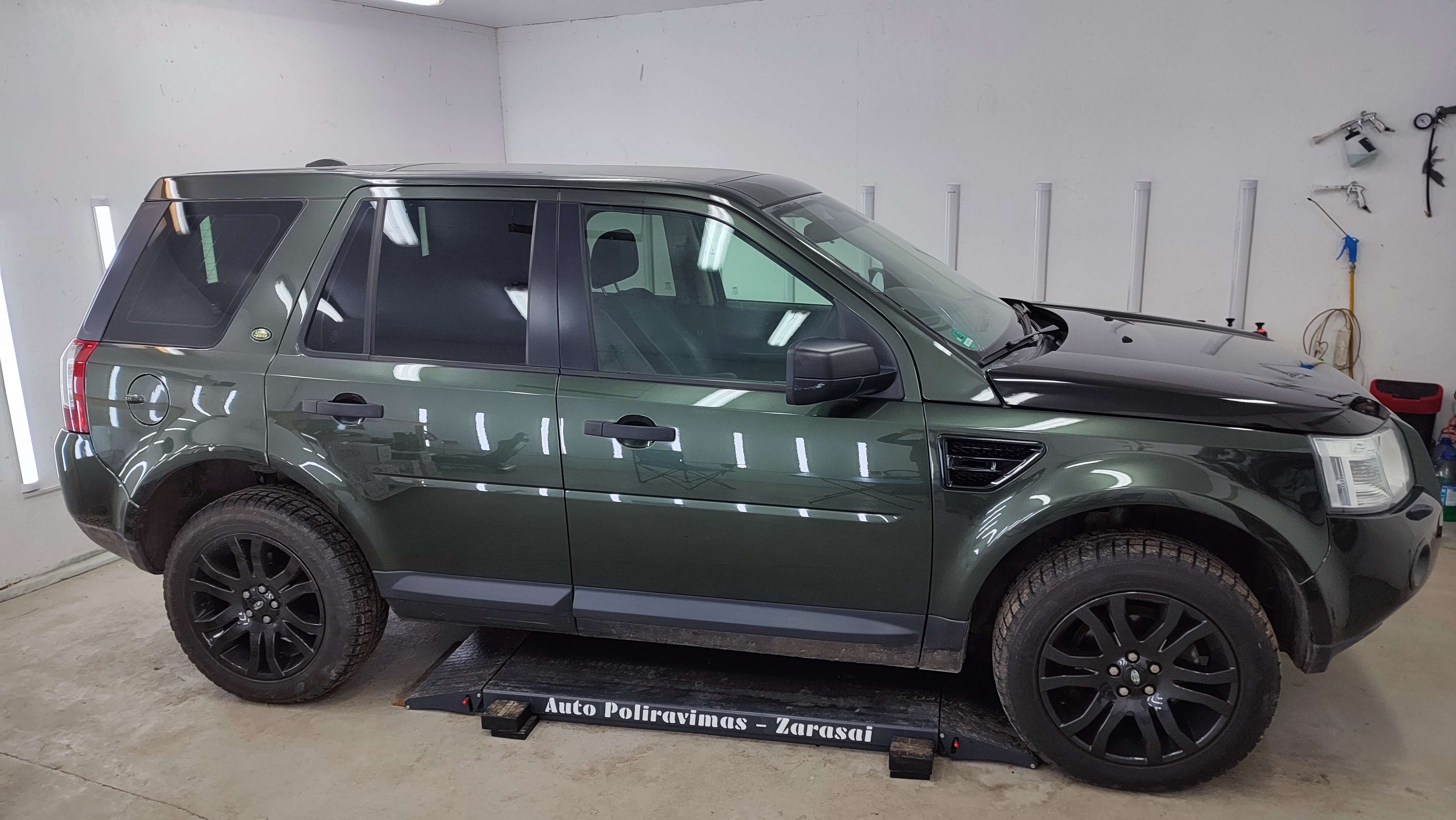 Poliruotas automobilis