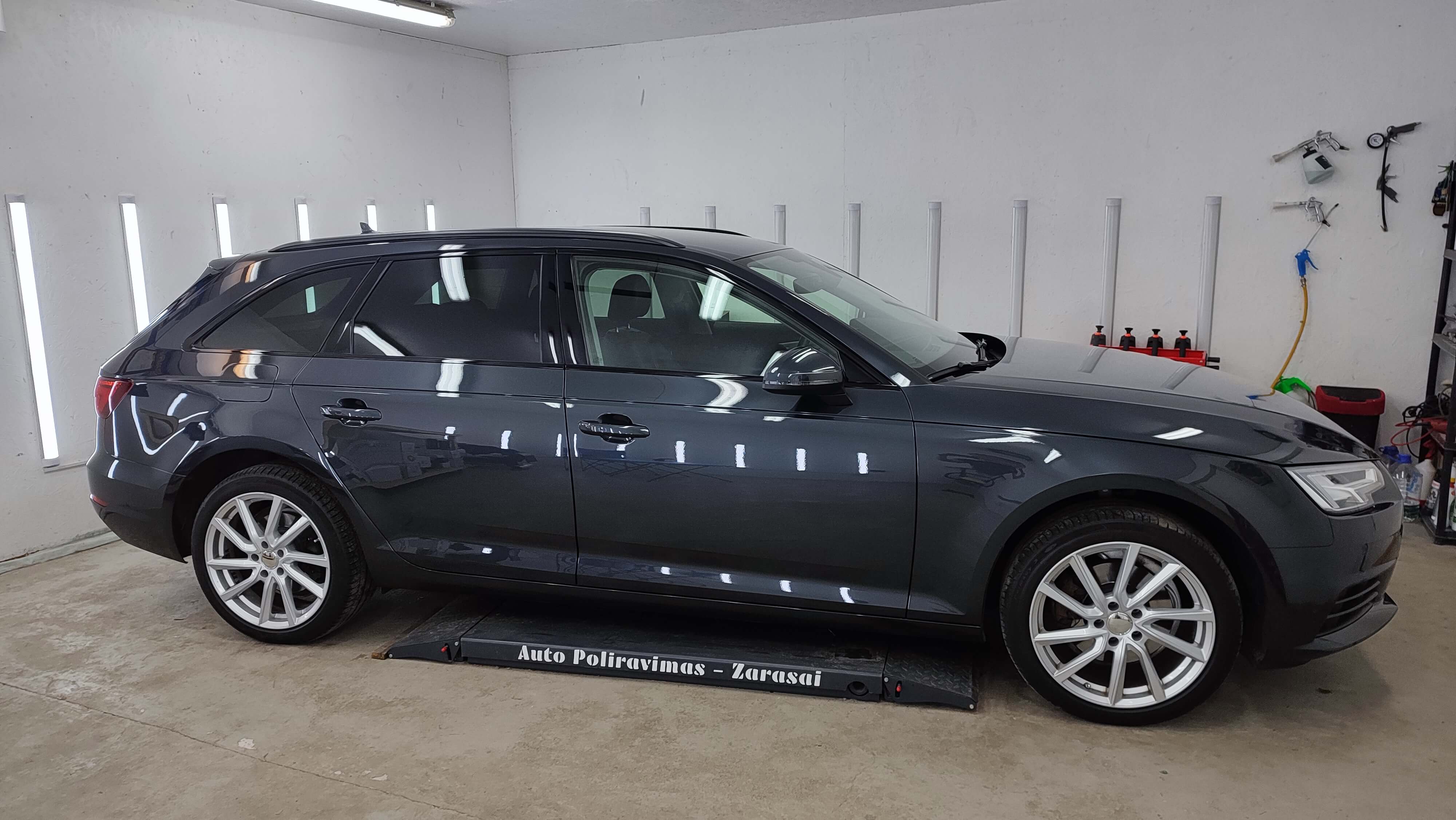 Poliruotas automobilis