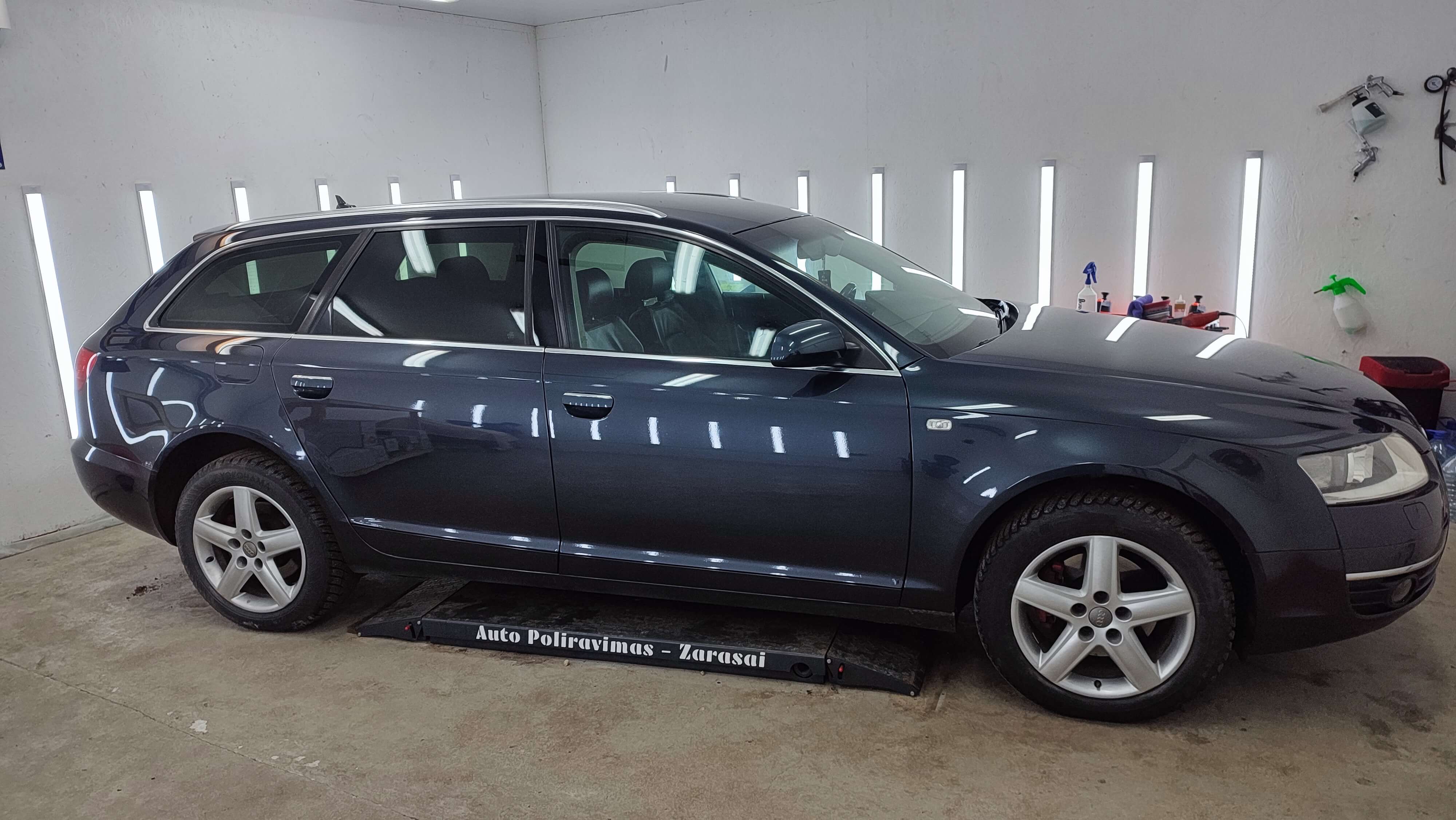 Poliruotas automobilis