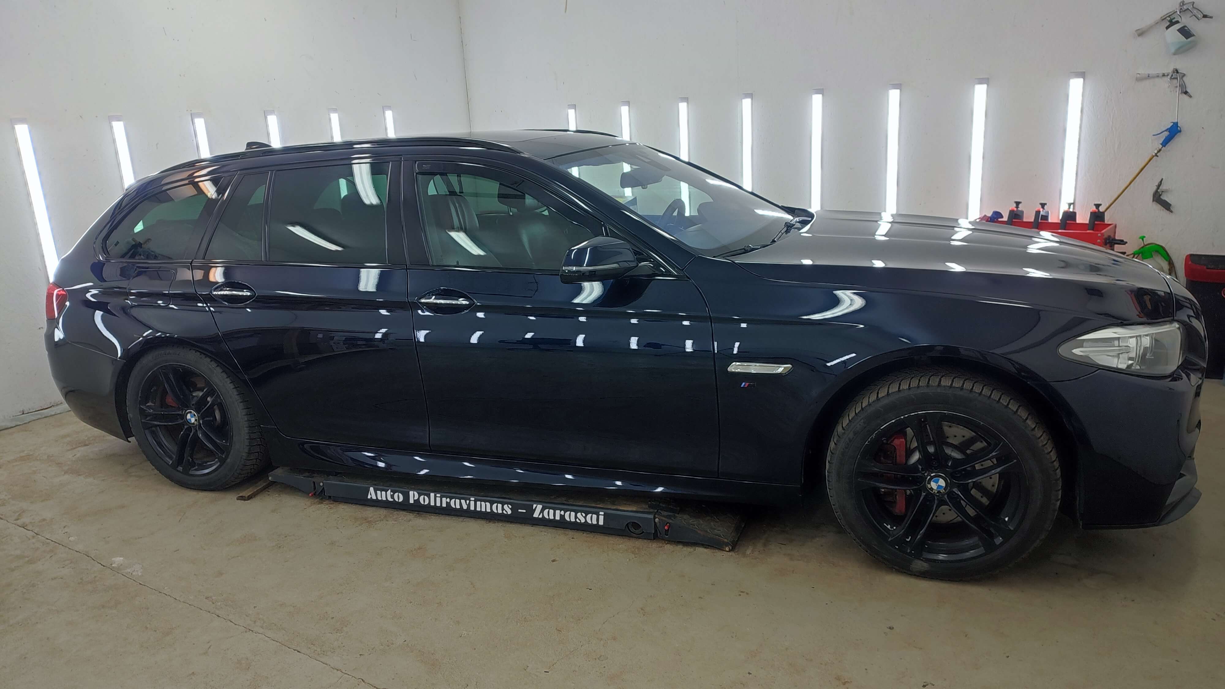 Poliruotas automobilis