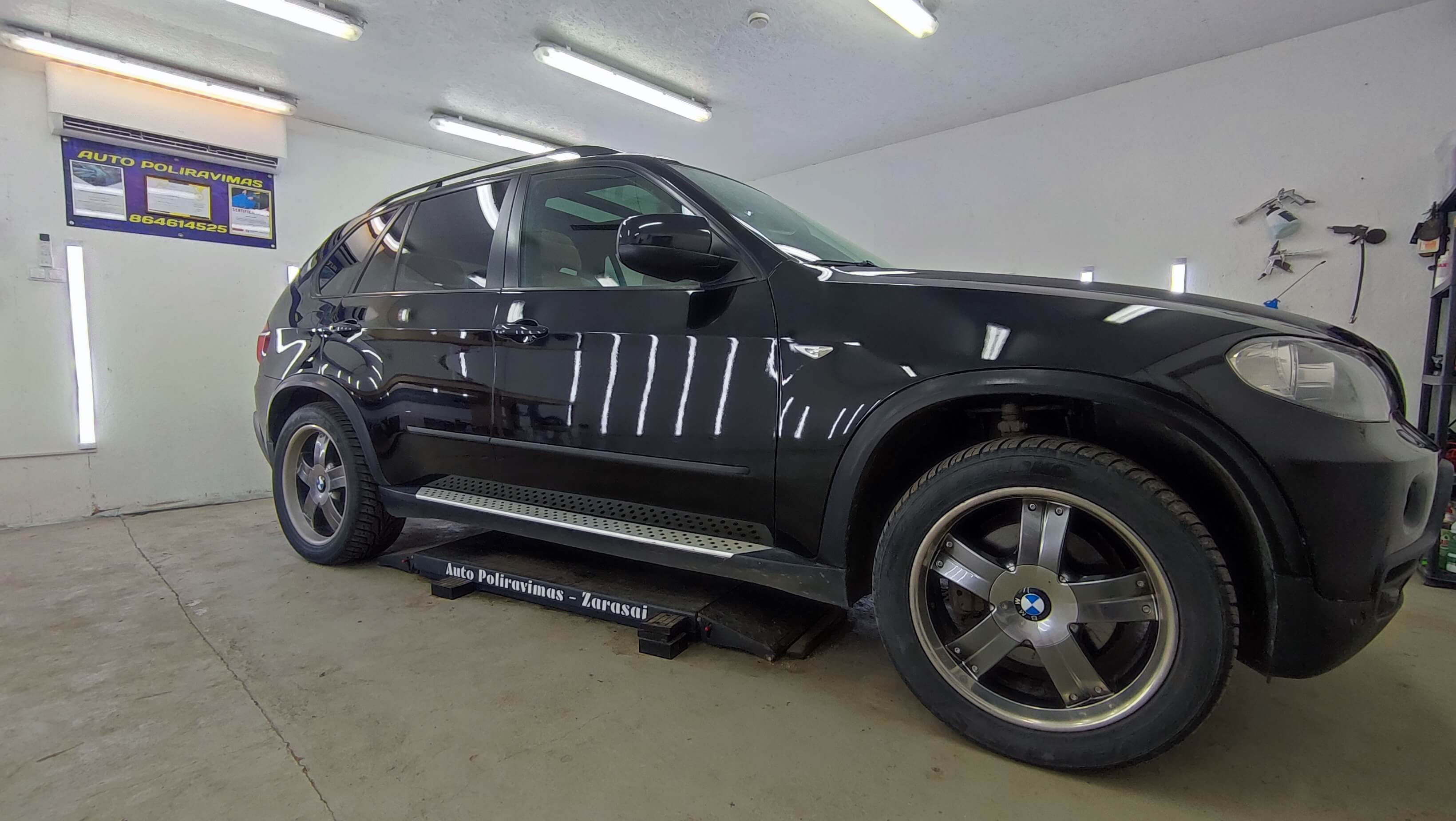 Poliruotas automobilis